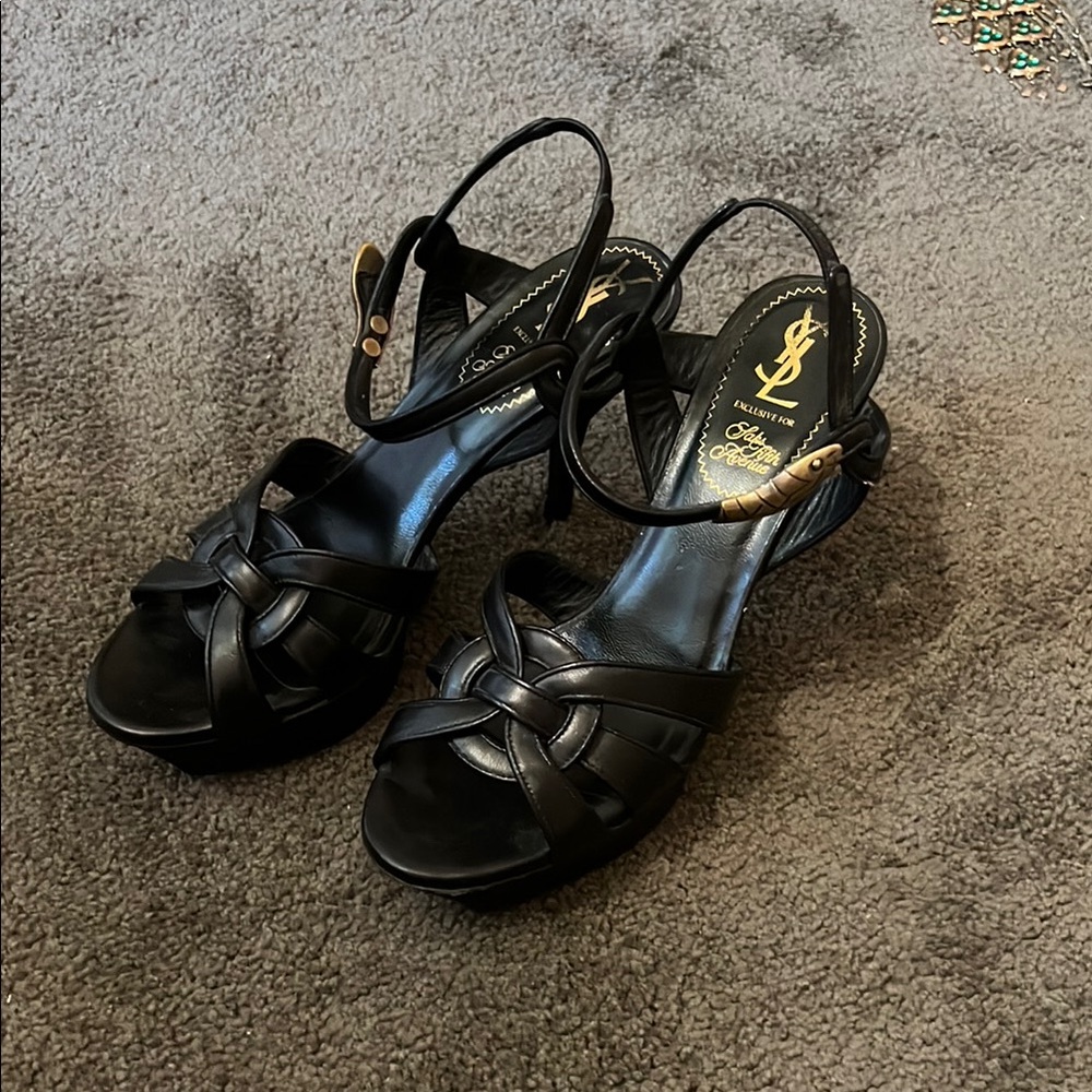 Yves Saint Laurent Black Elegant Heels